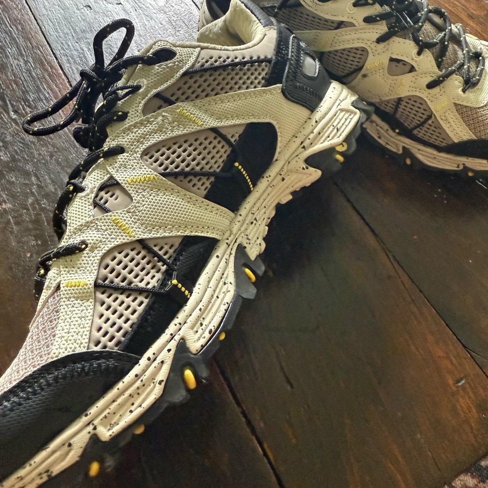 Women’s Size 10 Fila Black and Cream Athletic Shoes